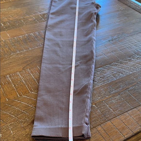 Women's Ribbed Leggings - Brown - Picture 4 of 5